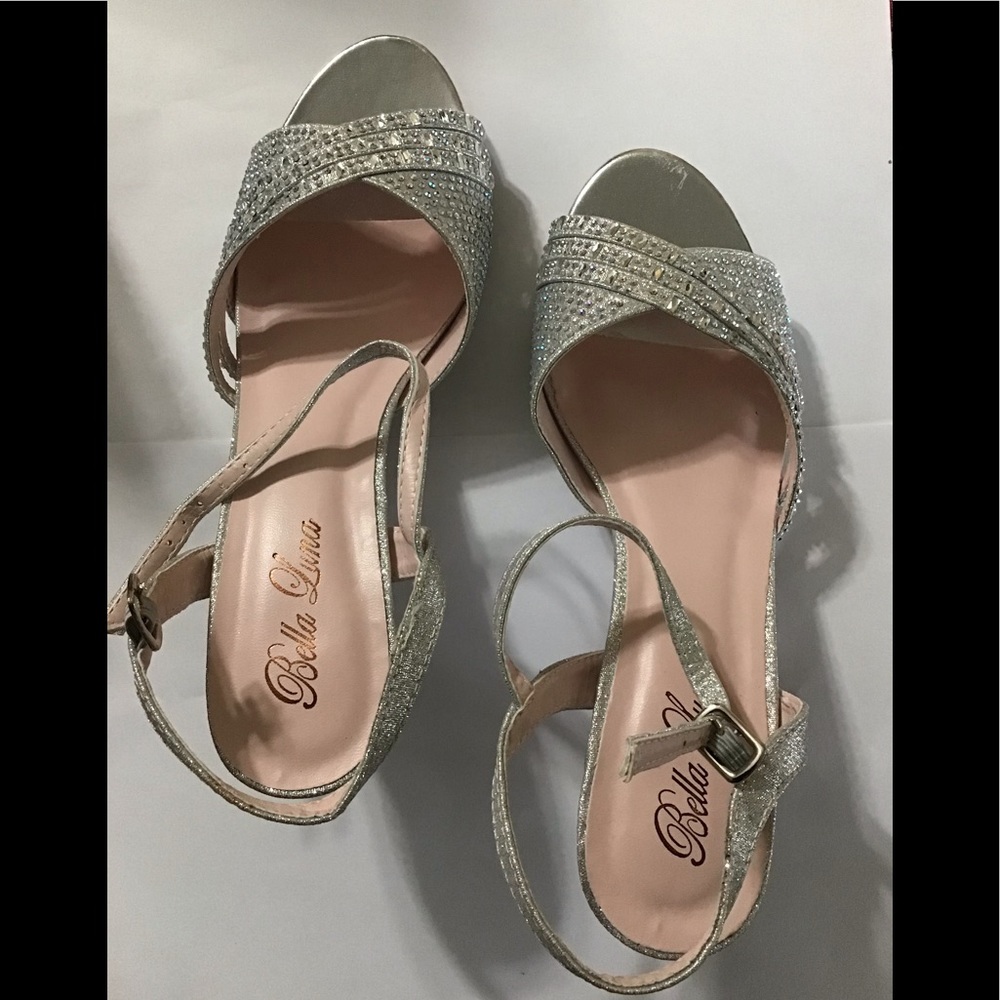 Bella Luna Embellished Sandals. Size 8